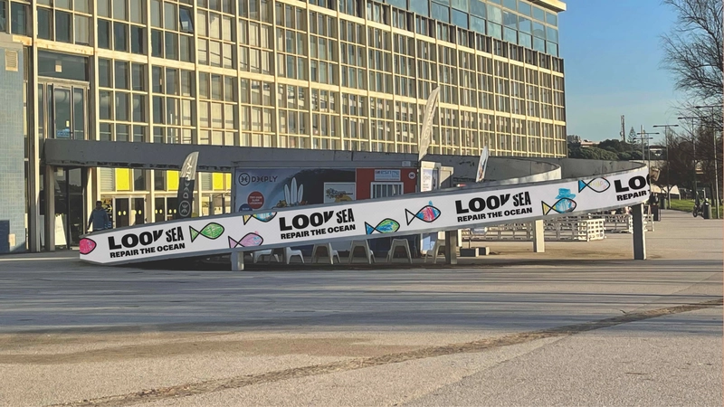 521_looksea
